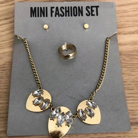 🆕Fashion Set🆕 - Picture 1 of 3